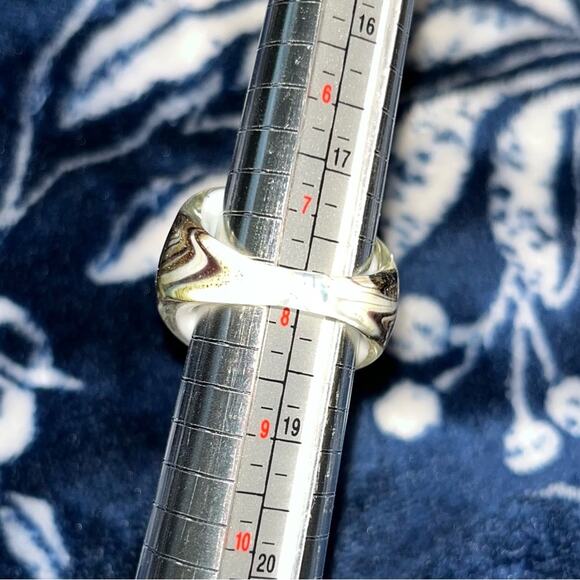 Rare Murano Style Glass Swirls Ring Gold White Black - Picture 8 of 8